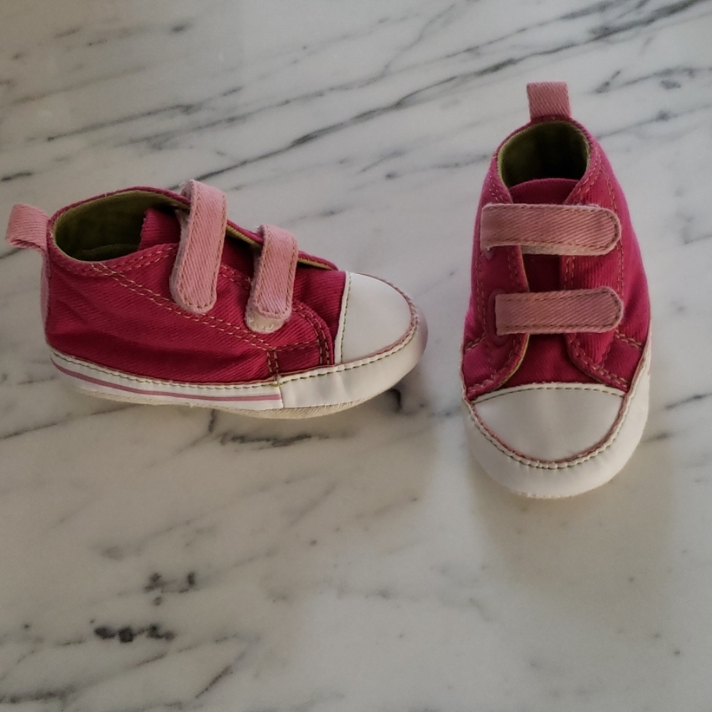 BABY'S CONVERSE HOT PINK VELCRO SNEAKERS BOOTIES